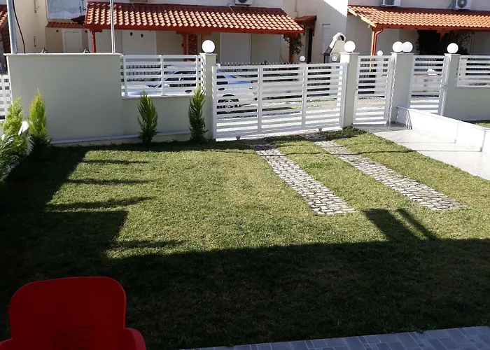 Tatiana House نيكيتي